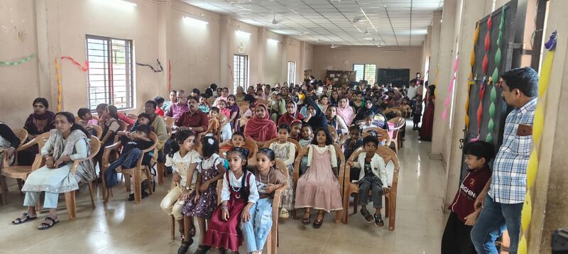 പ്രമാണം:പ്രവേശനോത്സവം 26-27 .jpeg
