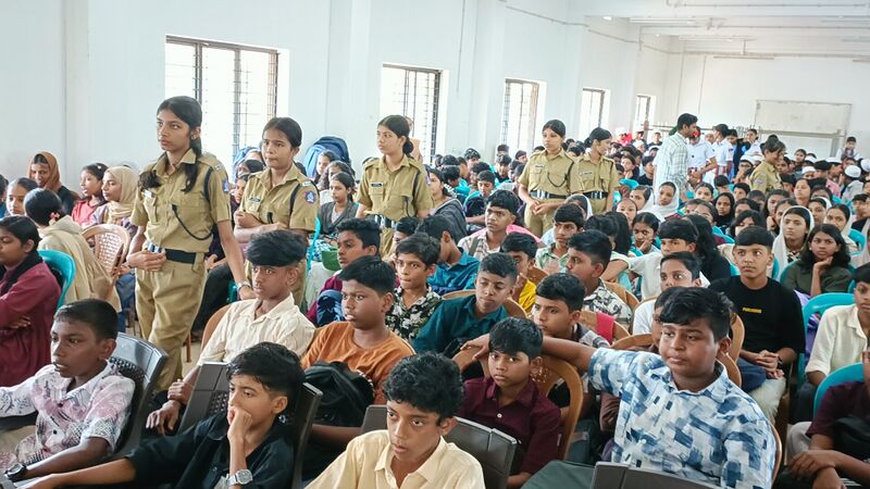 പ്രമാണം:16056 Pravesanolsavam2025 New 1.jpg