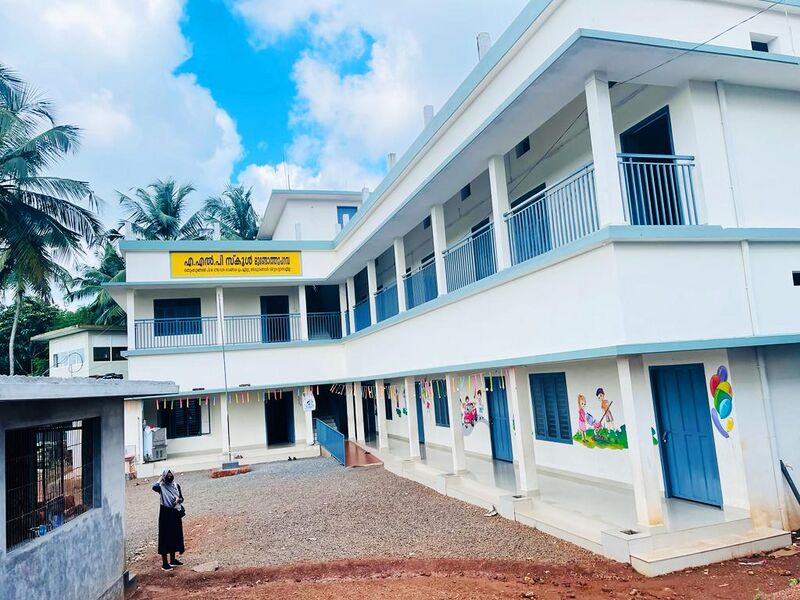 പ്രമാണം:19834 school.jpeg