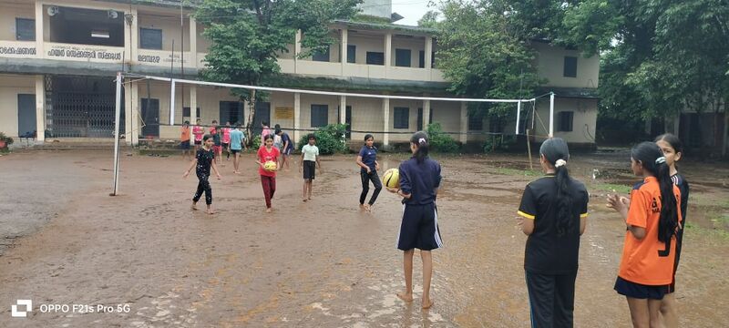 പ്രമാണം:21068 pkd vollybal 1.jpg