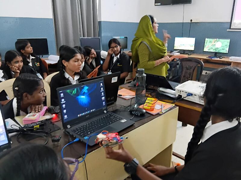 പ്രമാണം:26038 LK2.jpg