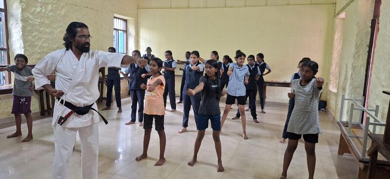 പ്രമാണം:38077 Karotte Class 2025.jpg