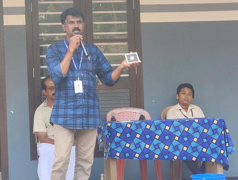 പ്രമാണം:44354 ASSEMBLY 2.jpg