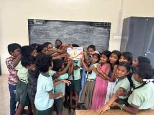 CLASS4 READING DAY MAGAZINE MAKING.jpeg