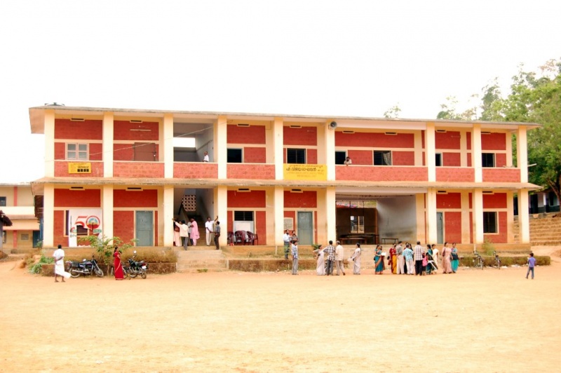 പ്രമാണം:Pulamantholeschool.jpg