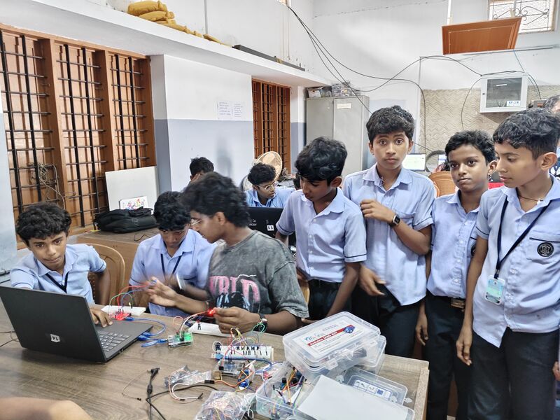 പ്രമാണം:Software Freedom Day Robotics Exhibition.jpeg