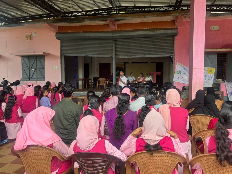 പ്രമാണം:11006 antidrug awarenessclass.jpg