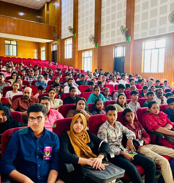 പ്രമാണം:13000 005.jpg