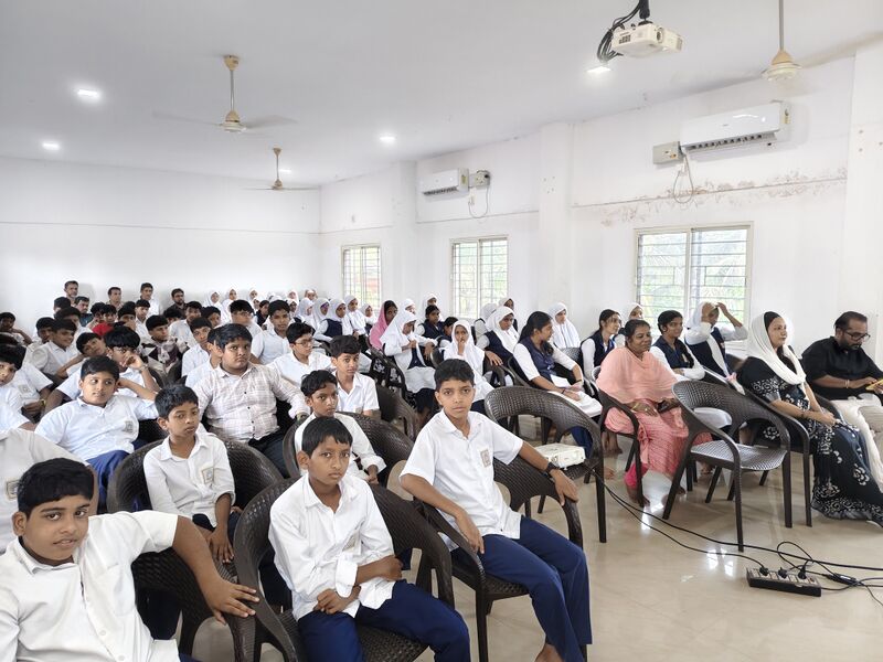 പ്രമാണം:13037 clubinauguration2.jpg