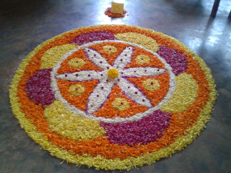 പ്രമാണം:13121 onam 2014 10.jpg