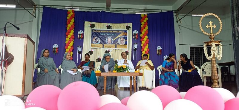 പ്രമാണം:23037-merit day.jpeg