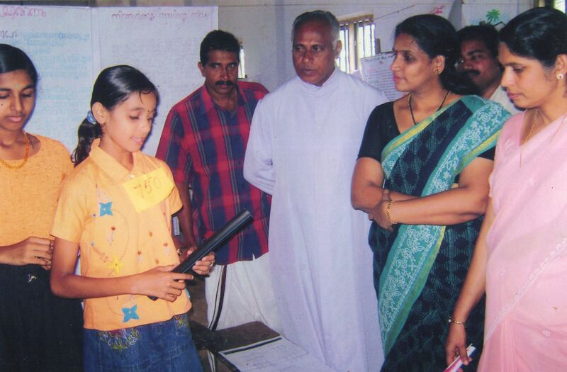 പ്രമാണം:29359 album srdancy2.jpg