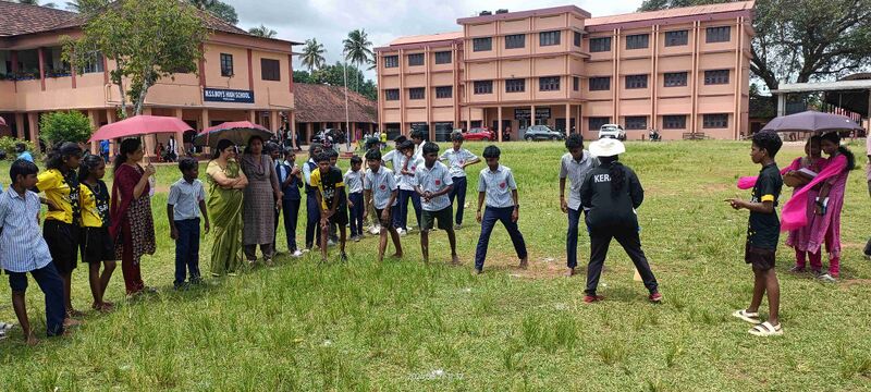 പ്രമാണം:33005sports day, 2.jpg