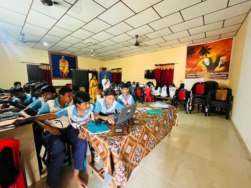 പ്രമാണം:38015-lkcamp-2 26.jpg