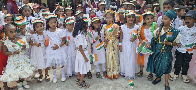 പ്രമാണം:44223 inde 25 desham.jpg