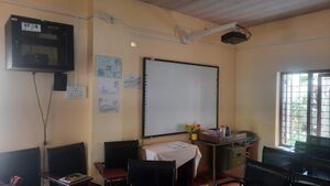 46408 hitech projector.jpg