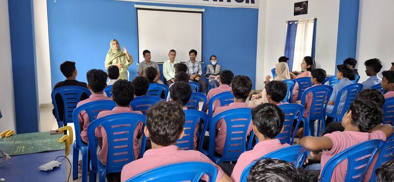 പ്രമാണം:47064 atl lk visit 2.jpg