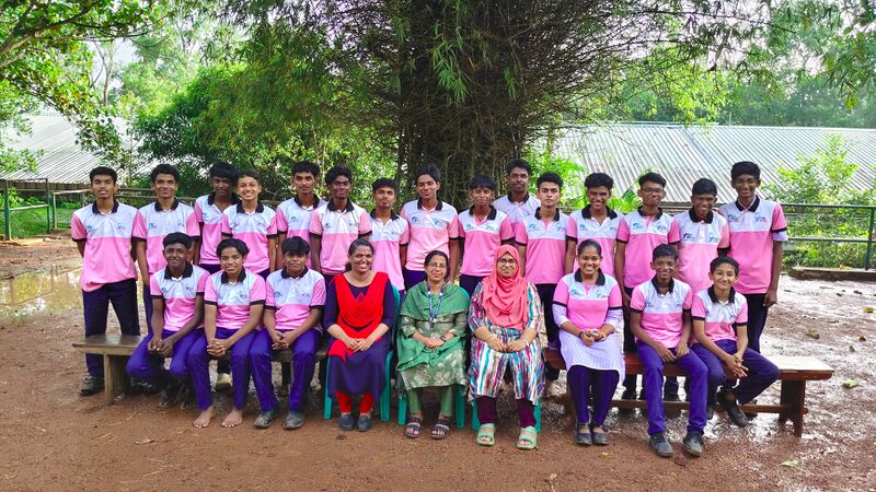 പ്രമാണം:Std 10 LK photo(1).jpg