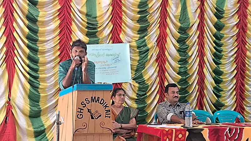 പ്രമാണം:12017 budding writers1.jpg