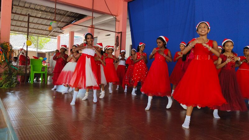 പ്രമാണം:12022 christmas2.jpg