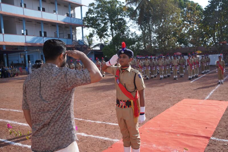 പ്രമാണം:14028 spcpassingout2325 (3).jpg