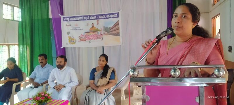 പ്രമാണം:14865-Pravesanolsavam 5.jpg