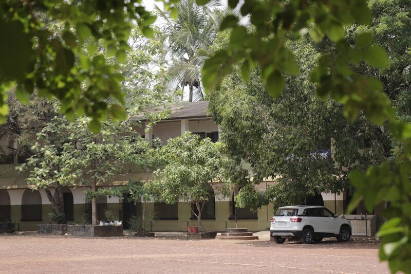 പ്രമാണം:16007-school photo 4.jpg