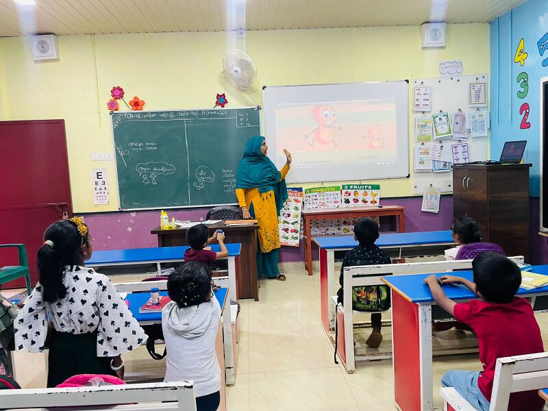 പ്രമാണം:18446 Hitech Classroom.jpg