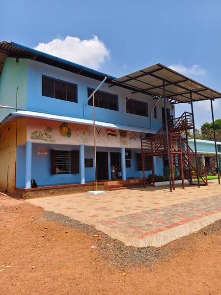 പ്രമാണം:18517 GLPS karakkunnu.jpg