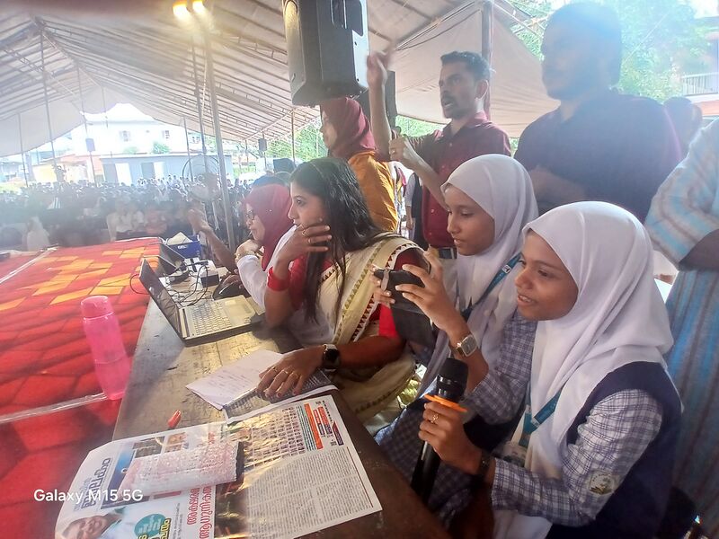 പ്രമാണം:19868-Sargolsavam documentation-lk.jpg