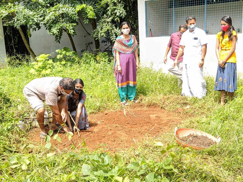 പ്രമാണം:28012 SP 2021 044.jpeg