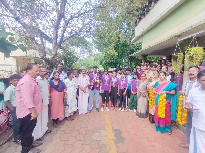 പ്രമാണം:34013state athletic winners25a.jpg