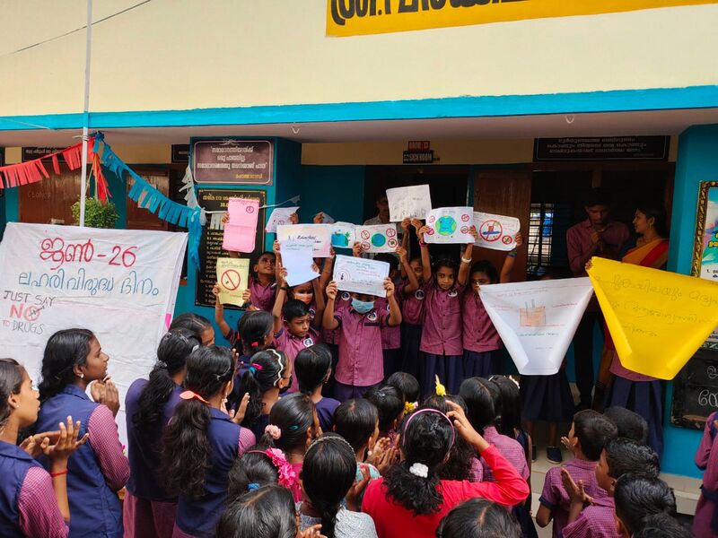 പ്രമാണം:42085 lahari5.jpg