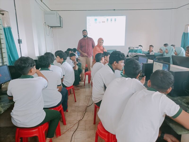 പ്രമാണം:47068 summercamp.jpg