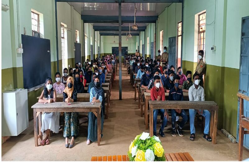 പ്രമാണം:BS21 WYD 15003 3.jpg