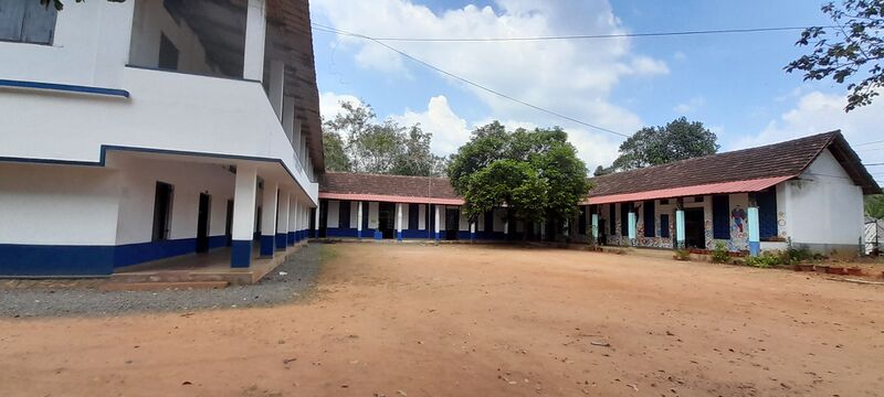 പ്രമാണം:Kaveekunnu school31536.jpg