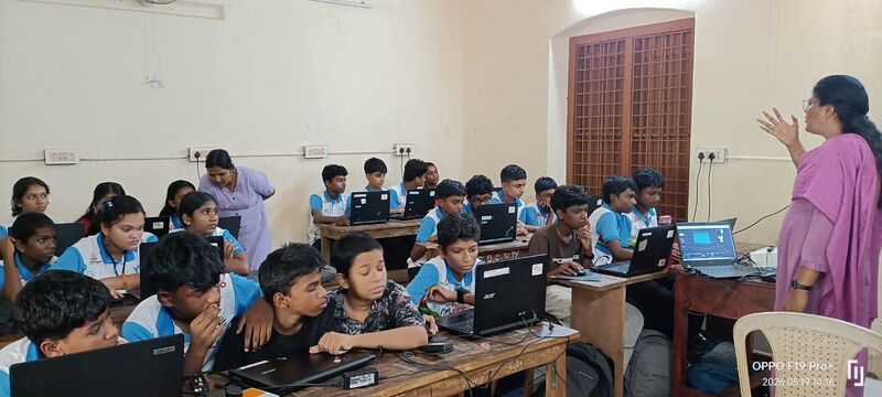 പ്രമാണം:Little Kite School camp.jpg