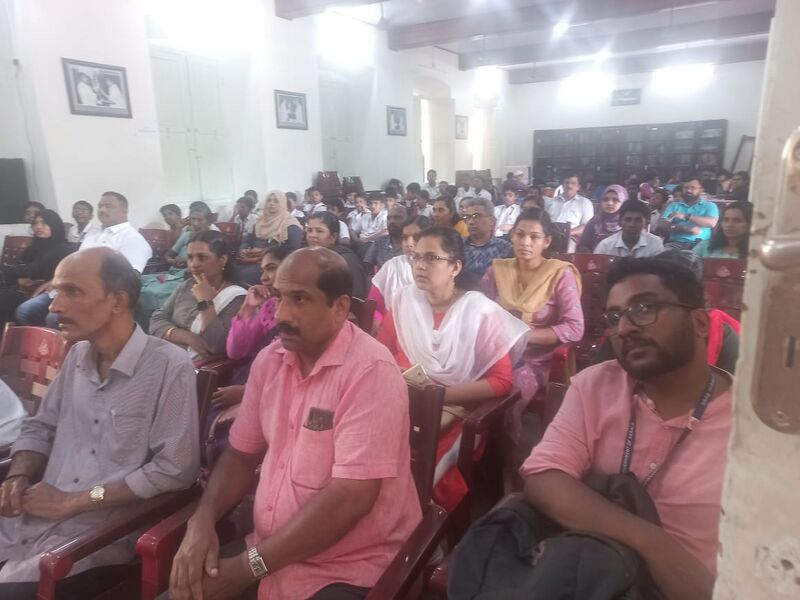 പ്രമാണം:Parents LK.jpg