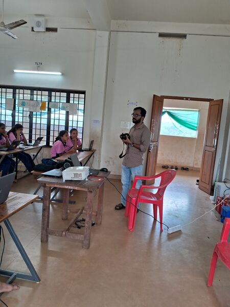 പ്രമാണം:12044 vacation camp 27 3.jpg