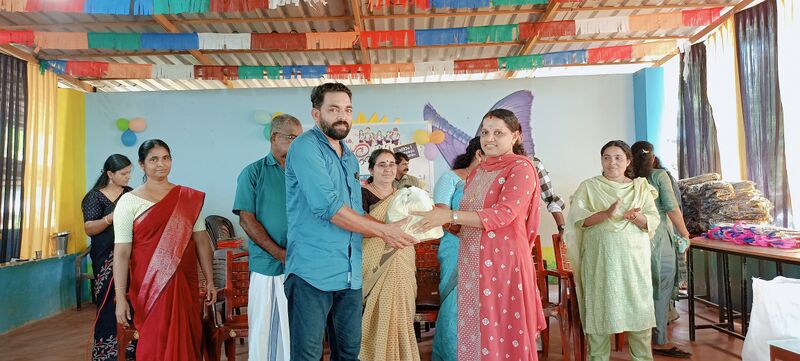 പ്രമാണം:12244 616.jpg