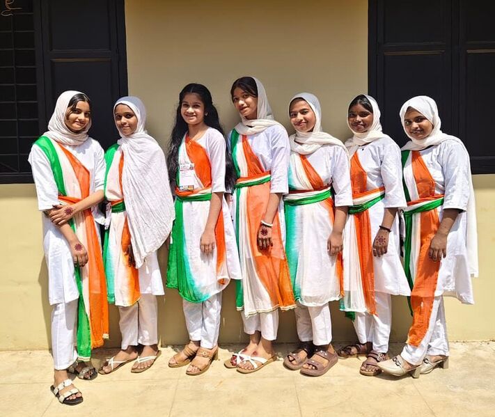 പ്രമാണം:18103 deshabakthiganam.jpg