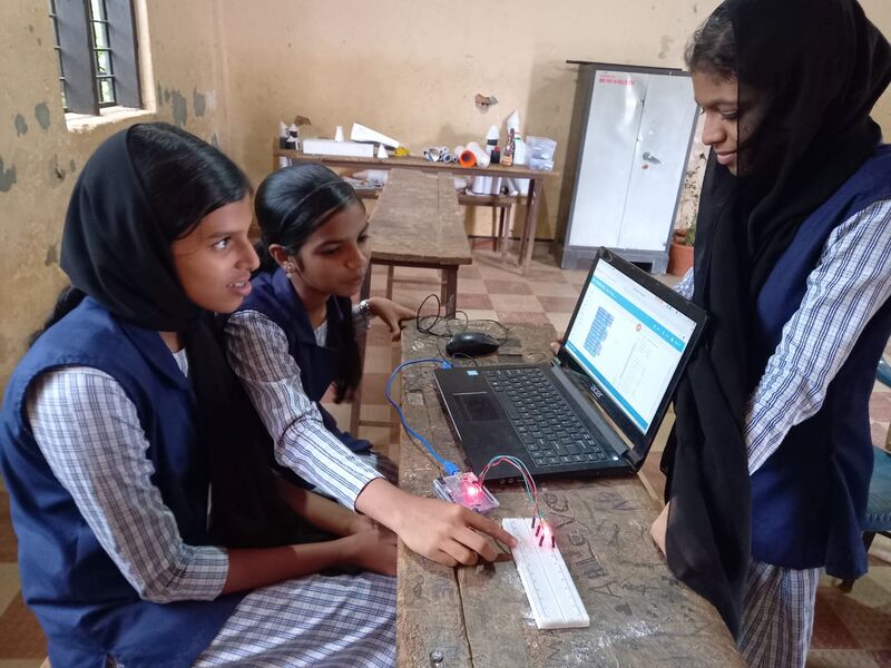 പ്രമാണം:19037-freedom fest 2023-2.jpg