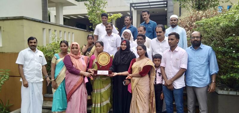 പ്രമാണം:19833 best pta 19-20 2.jpg