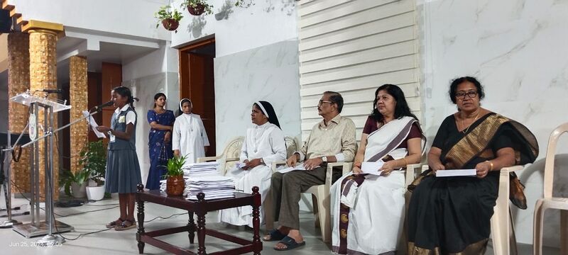 പ്രമാണം:26038 reading day.jpeg