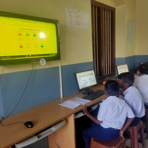 26442 school computer lab.jpg