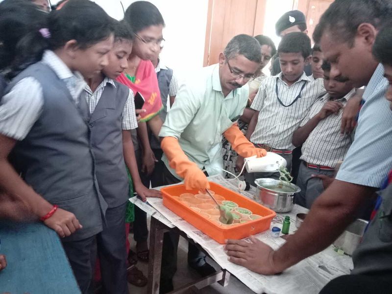 പ്രമാണം:28012 bsg010.jpg