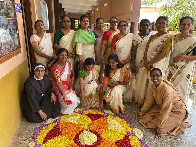 പ്രമാണം:33056 onam2022 4.jpeg