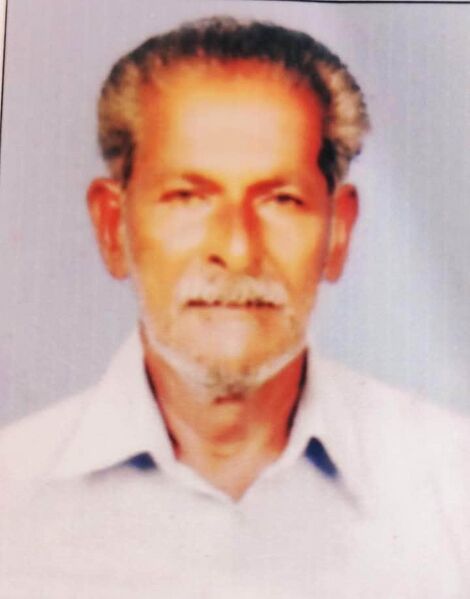 പ്രമാണം:36470 vasudevan pillai sir.jpg