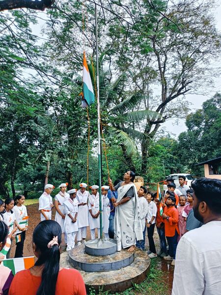 പ്രമാണം:42032 സ്വ3.jpg