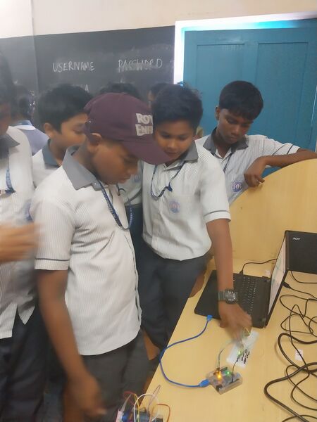 പ്രമാണം:43069 Robocode 2.jpg